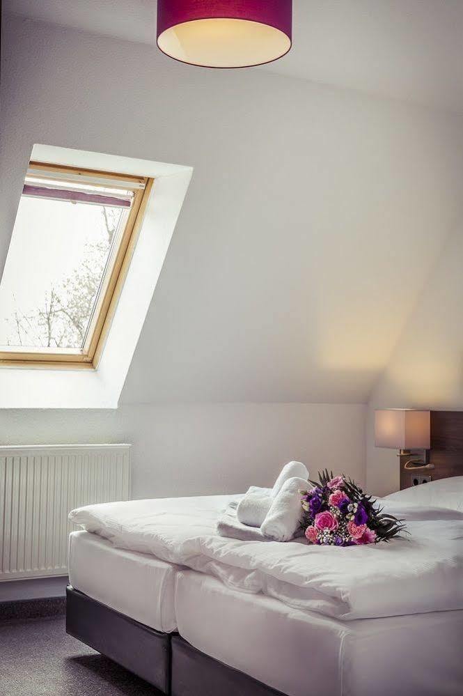 Hotel Am Rugard Bergen Auf Rugen Buitenkant foto